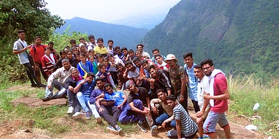 From Boardroom to Basecamp: 5 Ways Outdoor Training Builds Unbreakable Teams